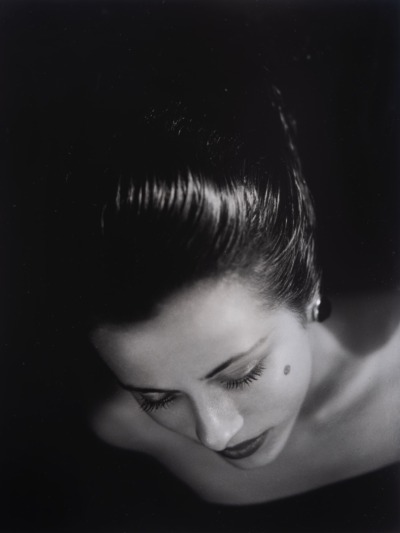 長い髪の女（『portfolio 2010』より）